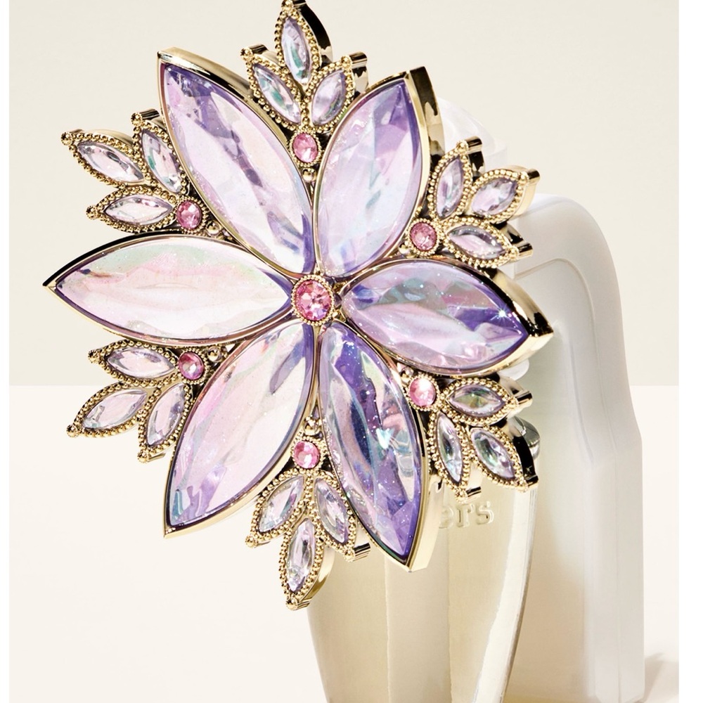 Purple Flower Wallflower Light Up Scent Control Plug!